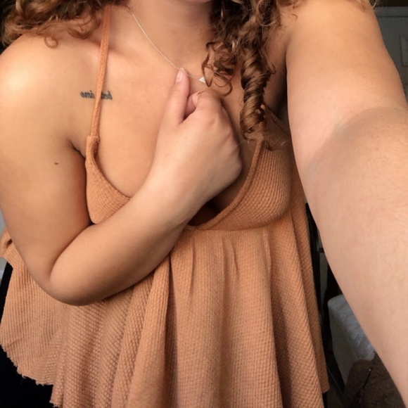 URBAN OUTFITTERS--RACERBACK TEXTURED TOP - Picture 2 of 4